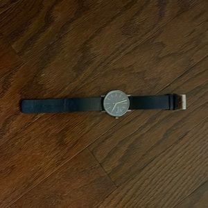 Leather band unisex. The watch is working